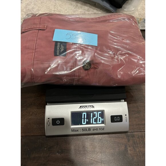 Dockers Mens W38 Dusty Rose Pleated Cotton Shorts With Button Closure & Back Poc - Picture 9 of 9